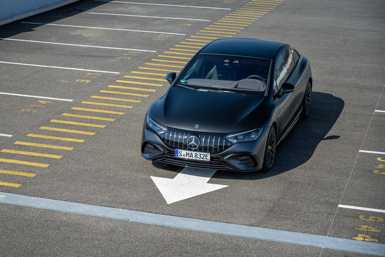 Mercedes-AMG-EQE-9.jpg