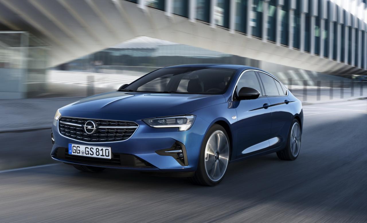Opel-Insignia-Grand-Sport-Vauxhall-1.thumb.jpg.67436a4a2ca6448e06c524666d1360d1.jpg