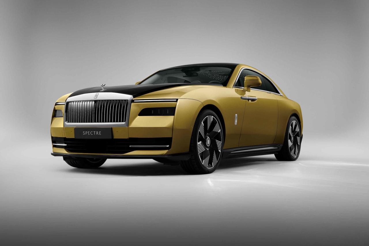 P90483589_highRes_spectre-unveiled-the.thumb.jpg.a9e8a1a8e2ccf081231a4a005b0e1fb9.jpg