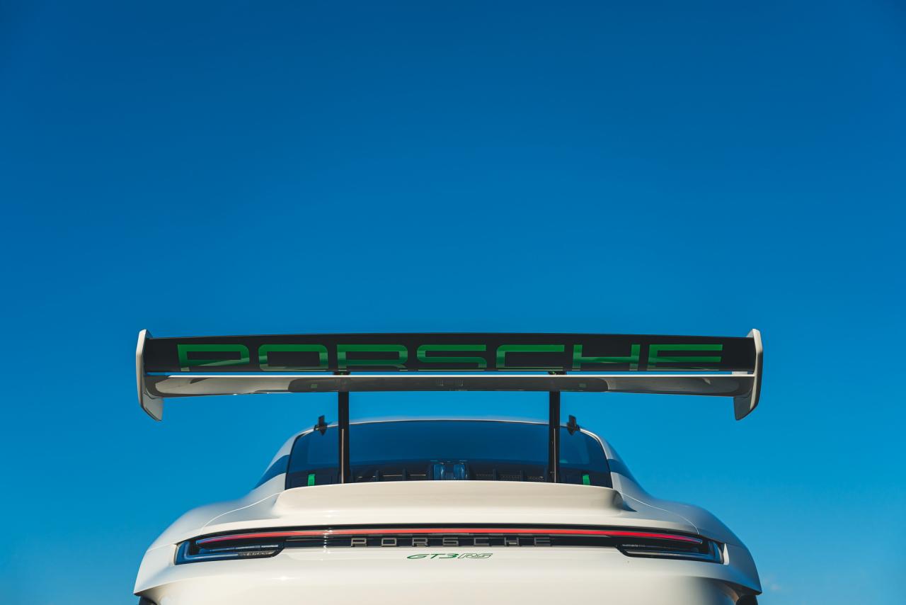 Porsche-911-Gt3-RS-Tribute-31.thumb.jpg.3956552771c24e3777d7e51460680a57.jpg