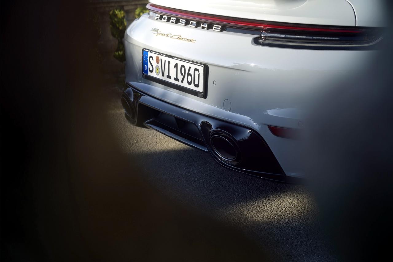 Porsche-911-sport-classic-10.thumb.jpg.b990d8c5ce6c95c4071ed602132482d6.jpg