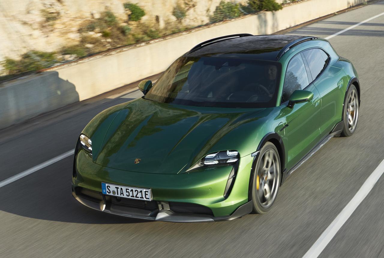 Porsche-Taycan-Cross-Turismo-26_a3_rgb.thumb.jpg.5c16ac2ffec60ef7a1922228354d6125.jpg