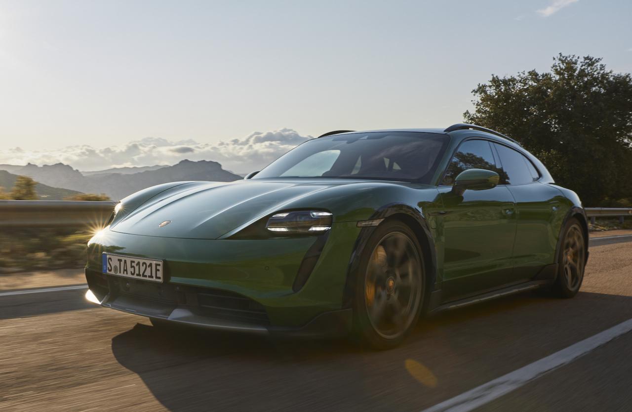 Porsche-Taycan-Cross-Turismo-27_a3_rgb.thumb.jpg.bd1fa4b7a938d099af35e350b69de06c.jpg