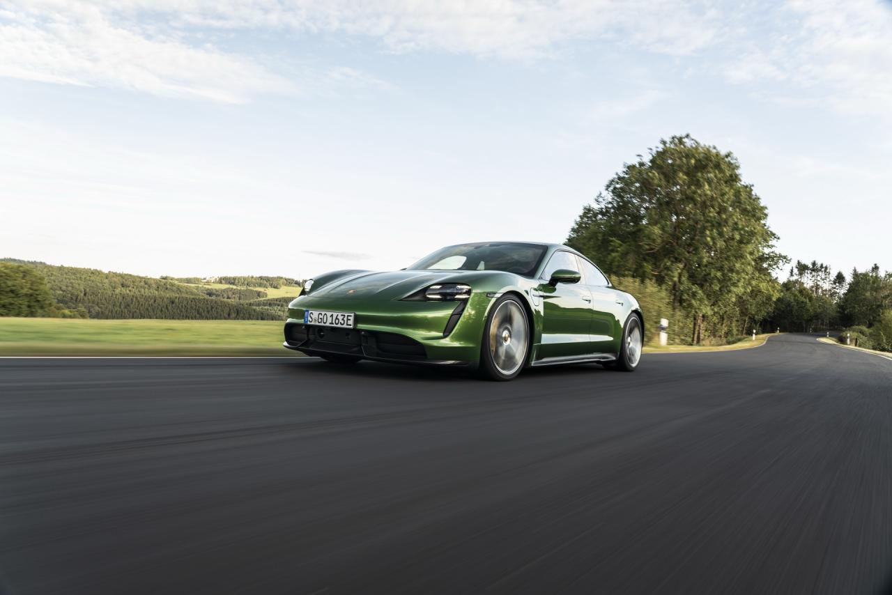 Porsche-Taycan-Turbo-S-03.thumb.jpg.2248c15f514624003268e9e1d6b8acd8.jpg