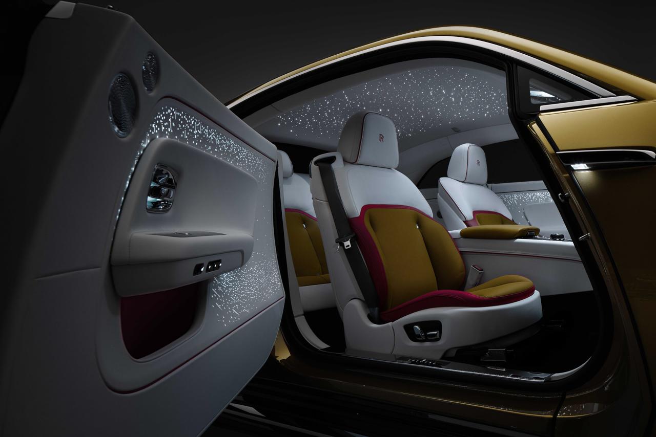 Rolls-Royce-Spectre-EV-00006.thumb.jpg.e81ab20cd3cba76486bd6fc082e01491.jpg