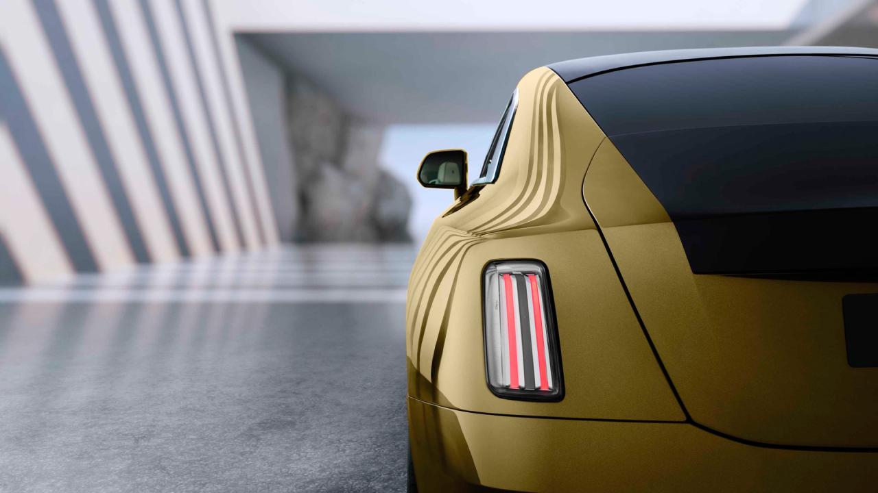 Rolls-Royce-Spectre-EV-00026.thumb.jpg.0b0efaeef60aea05d46761b537a3e53c.jpg