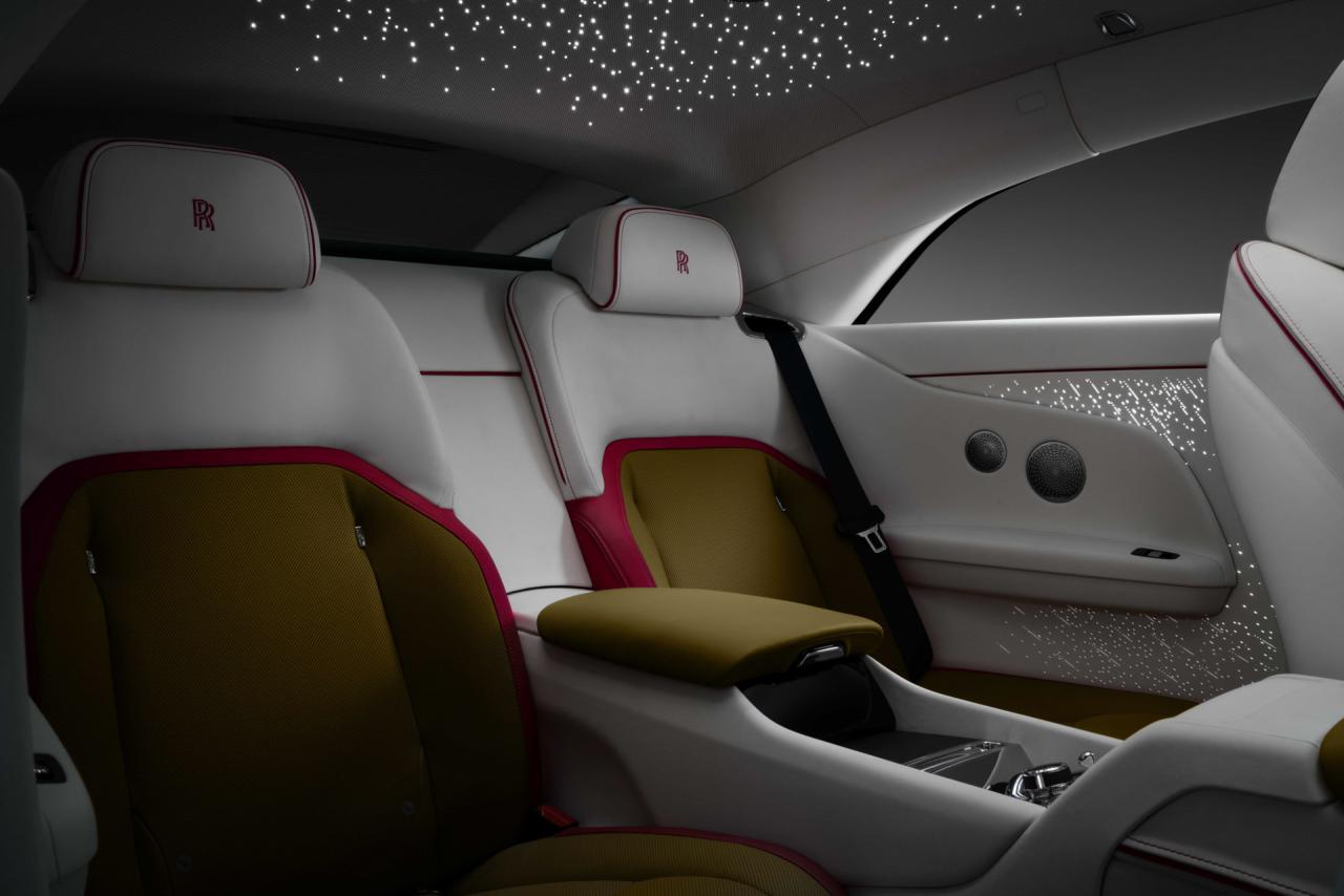 Rolls-Royce-Spectre-EV-00036.thumb.jpg.a26628fb5632e5087547359e365d5d30.jpg