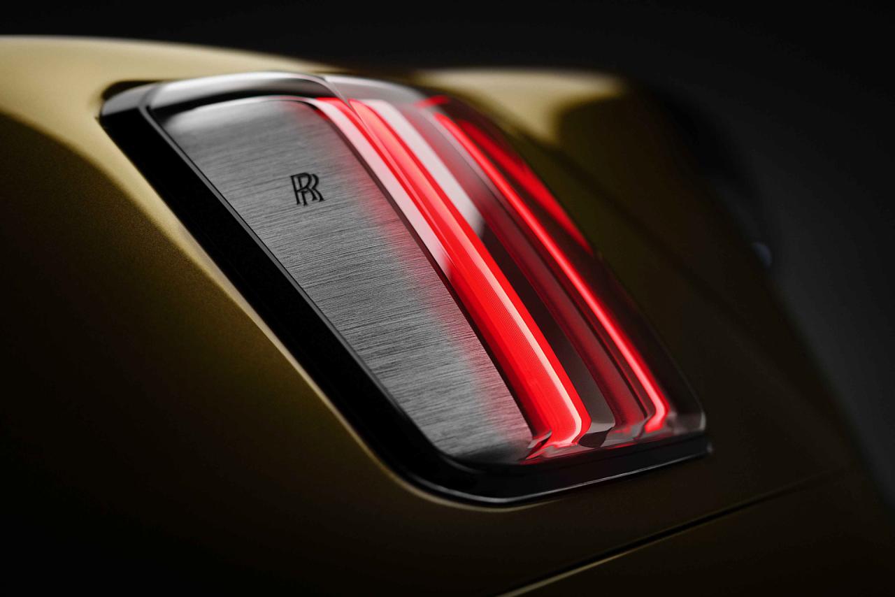 Rolls-Royce-Spectre-EV-00038.thumb.jpg.181be13c436bfcec46a8cdc928d2a0c4.jpg
