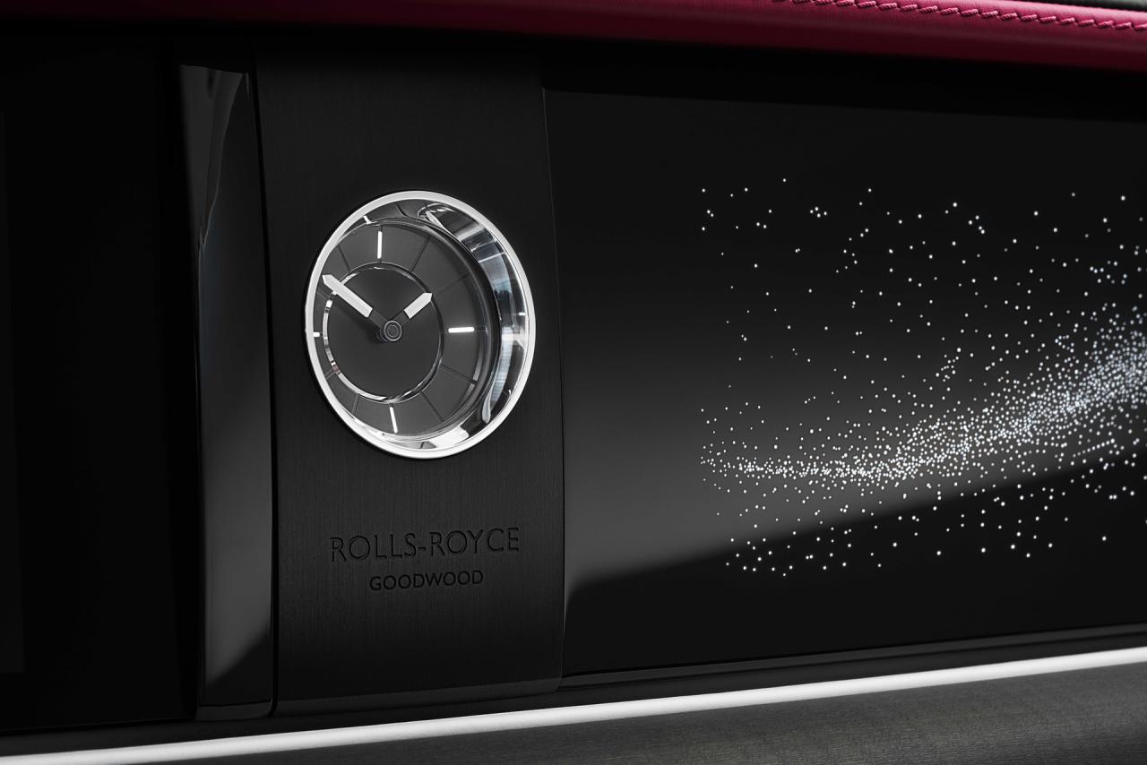 Rolls-Royce-Spectre-EV-00045.thumb.jpg.c1f185de2f4f1d8e7fa33c5487244156.jpg