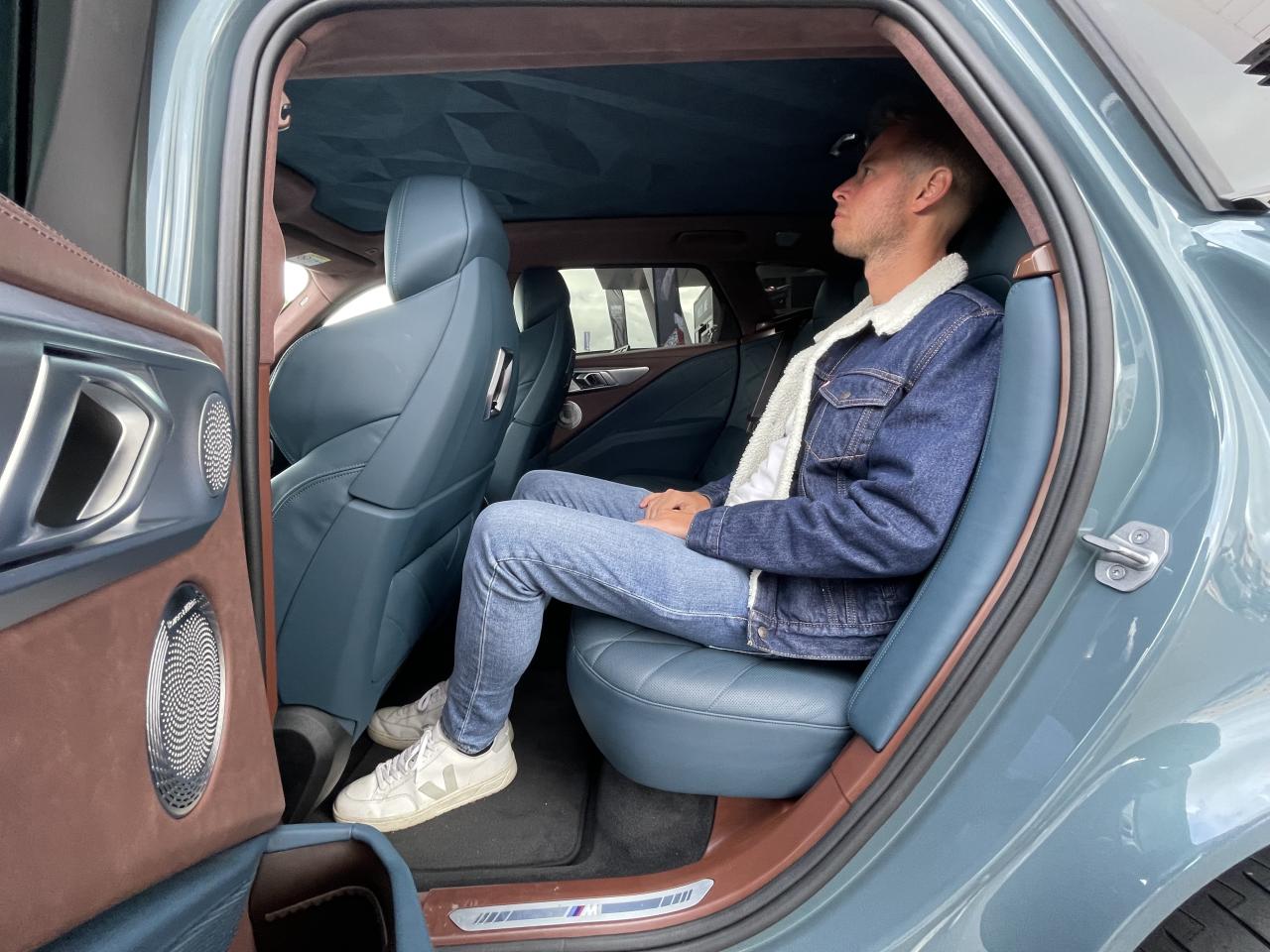 S0-a-bord-du-xm-le-suv-d-exception-de-bmw-729507.thumb.jpg.8b218cd2cf9e858b3def8d2d114ea3ca.jpg