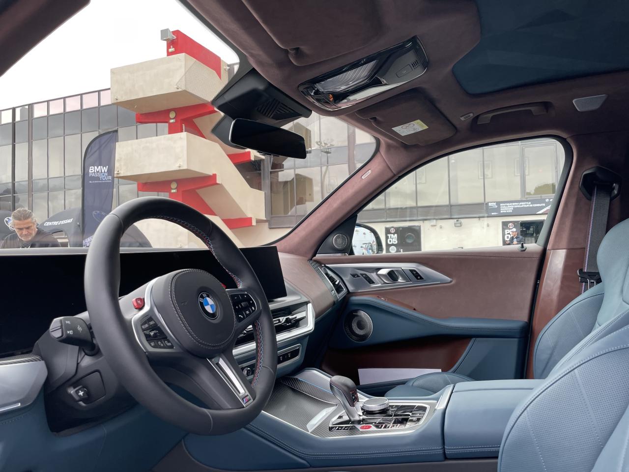 S0-a-bord-du-xm-le-suv-d-exception-de-bmw-729569.thumb.jpg.375302d5342e24096e9118a5386e7060.jpg
