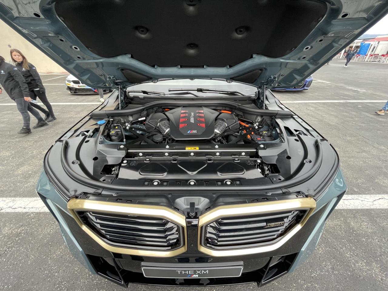 S0-a-bord-du-xm-le-suv-d-exception-de-bmw-729579.thumb.jpg.f4bb4c5319ee6279195e6ef1c1eab4ef.jpg