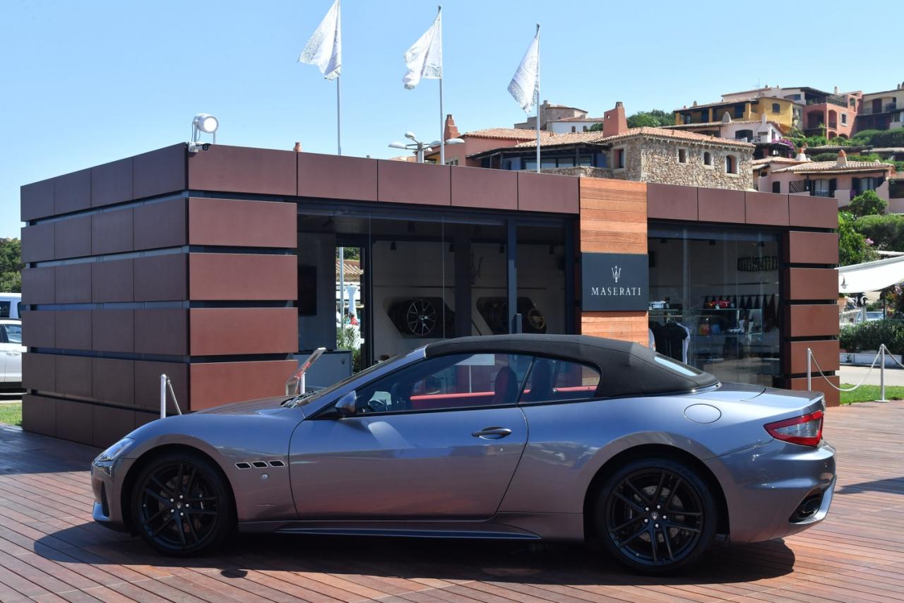 Small-15017-MaseratiSummerExperience2018GranCabrioandMaseratiLoungeatWaterfront.thumb.jpg.96019961de5950ad0c1408a05c719045.jpg