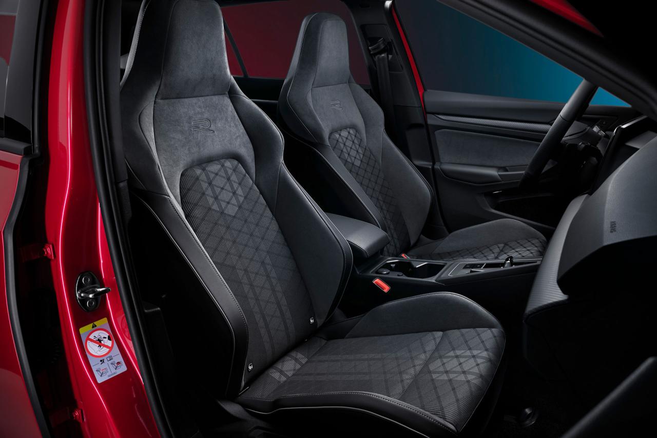 VW-Golf-Estate-And-Golf-Alltrack-32.thumb.jpg.50f6d0e18f6797f3797cfe0f51d4e6d9.jpg