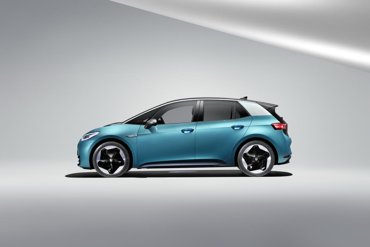 VW-ID3-02.thumb.jpg.aeb904edb9d61ebff665d1d7b47c6e12.jpg