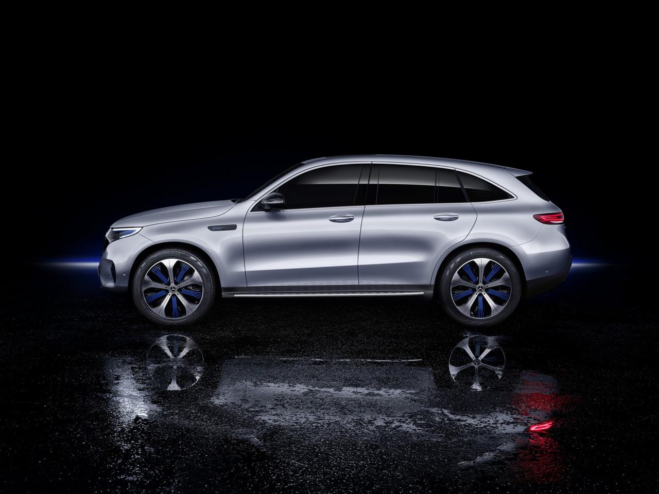 a26a6274-mercedes-eqc-4.thumb.jpg.d3f441e97898e24b73d1748b52bd3300.jpg
