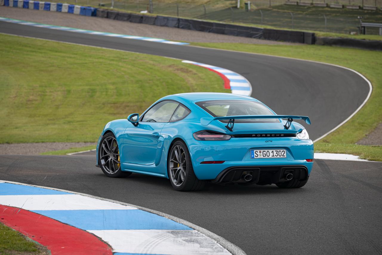 b0047e32-porsche-718-cayman-gt4-49.thumb.jpg.c009db2f30313ec7114638d8186441cd.jpg