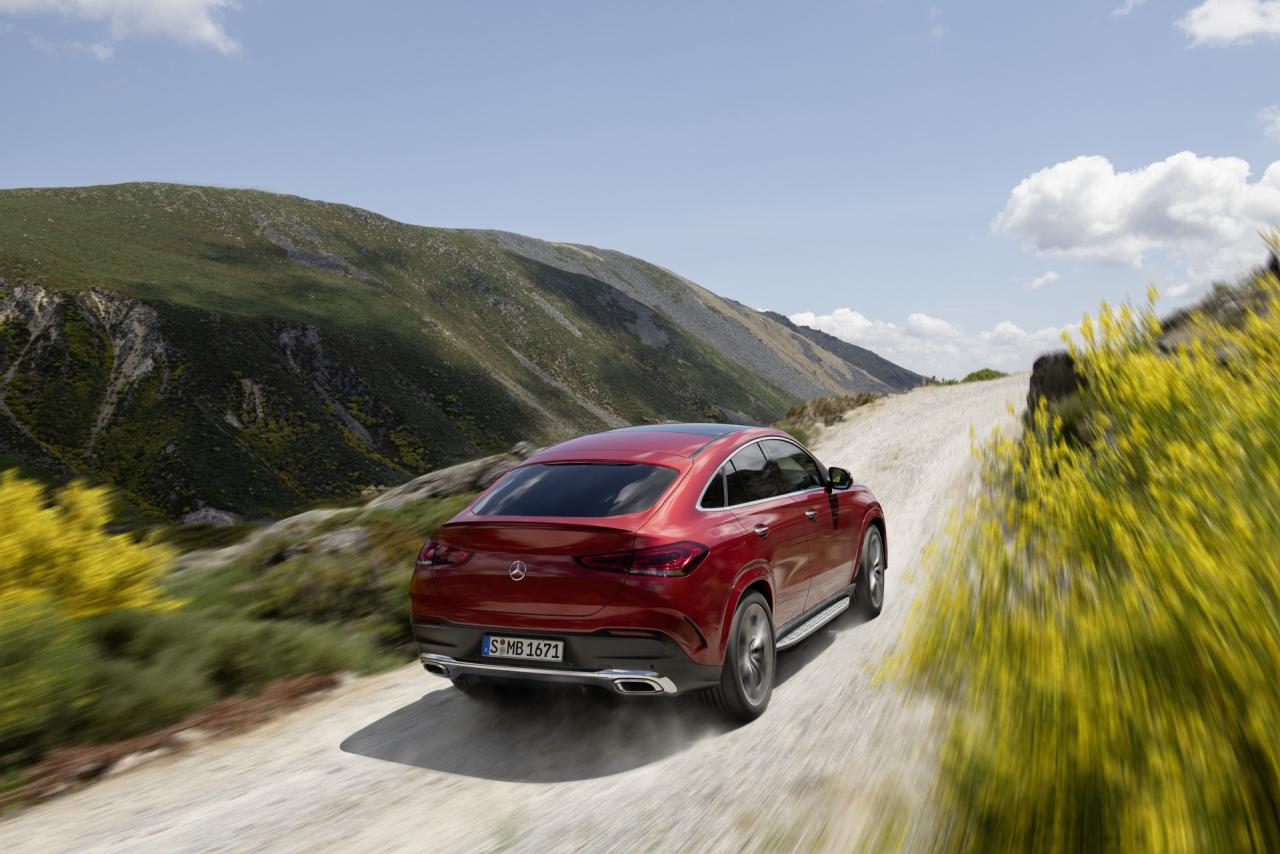 ba9d3b15-2020-mercedes-gle-coupe-30.thumb.jpg.21df026c65f03a49daf2a9154f8a76ba.jpg
