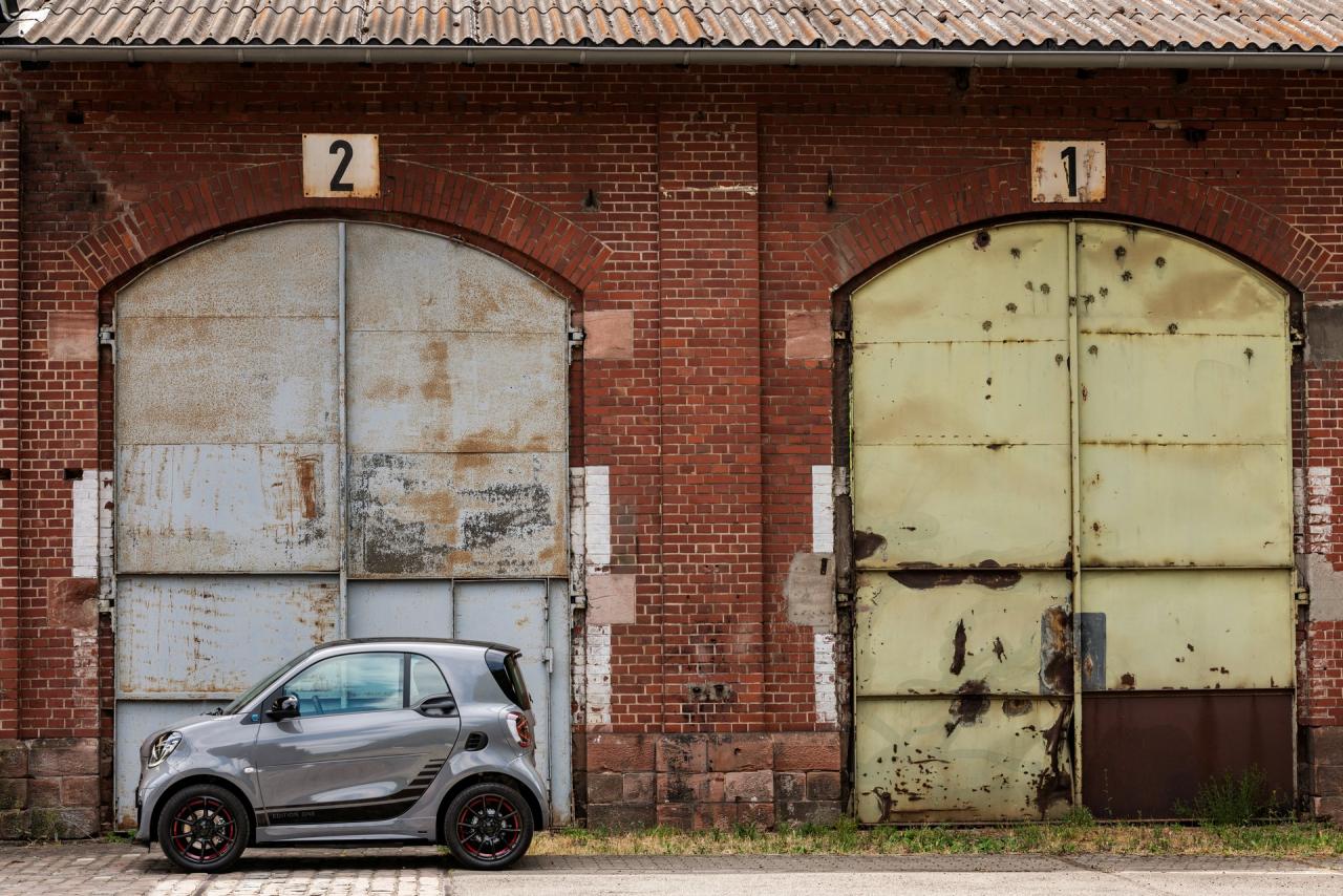 c98c85f0-2020-smart-fortwo-forfour-6.thumb.jpg.191f5dfdb037f6c5f3f80347c8d00158.jpg