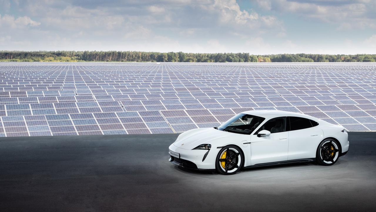 cff8fb87-2020-porsche-taycan-unveiled-25.thumb.jpg.0bfe26c73f01ecf2257a8c6649c04908.jpg
