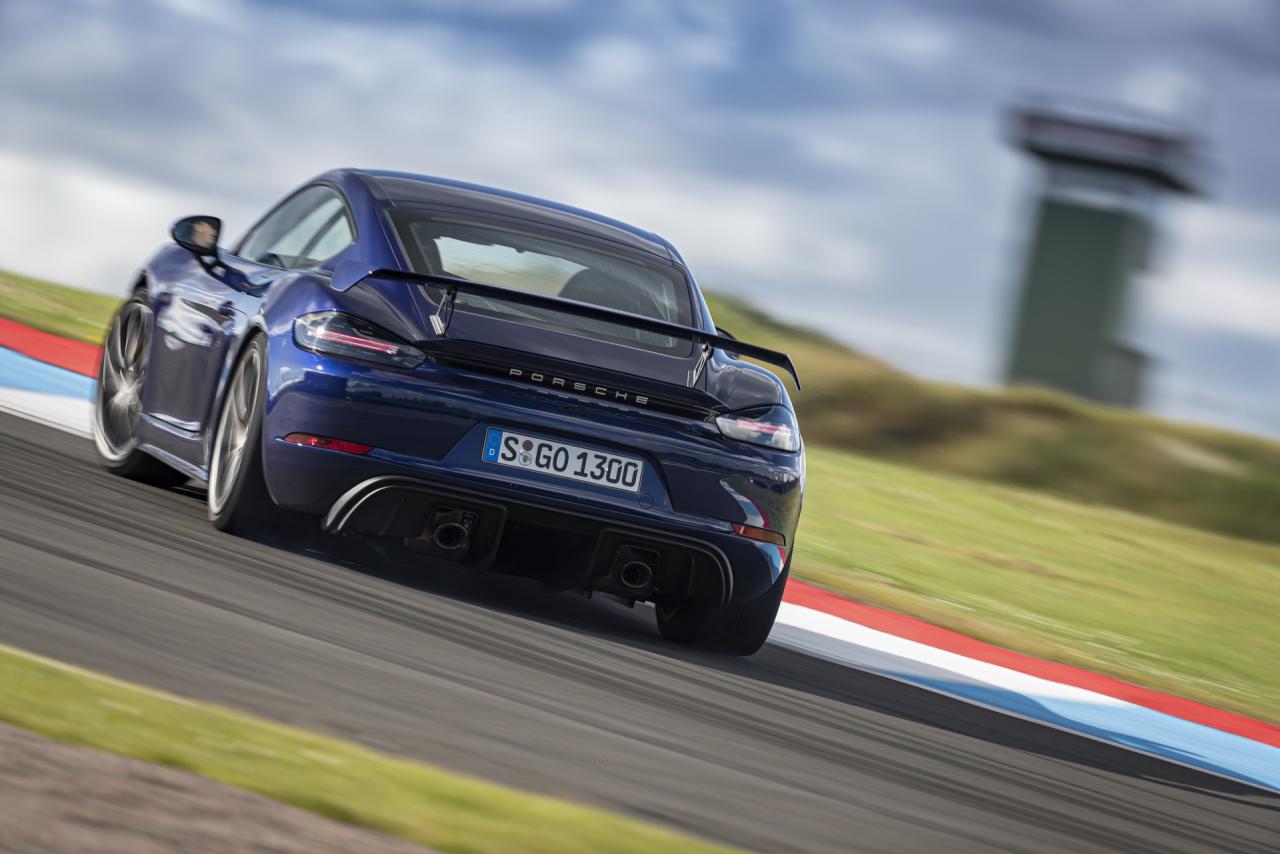 d2cdd6bd-porsche-718-cayman-gt4-84.thumb.jpg.794d80baa2eefd311ddb041f46c9bb2f.jpg