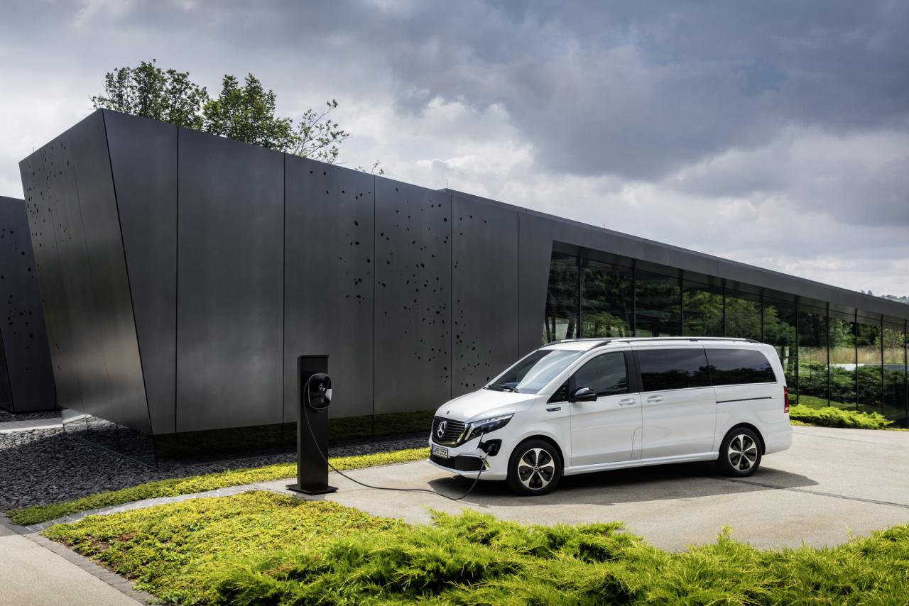 d4ea1a48-2020-mercedes-benz-eqv-22.thumb.jpg.979c306da2eb86f37784fb98e91fe1a8.jpg