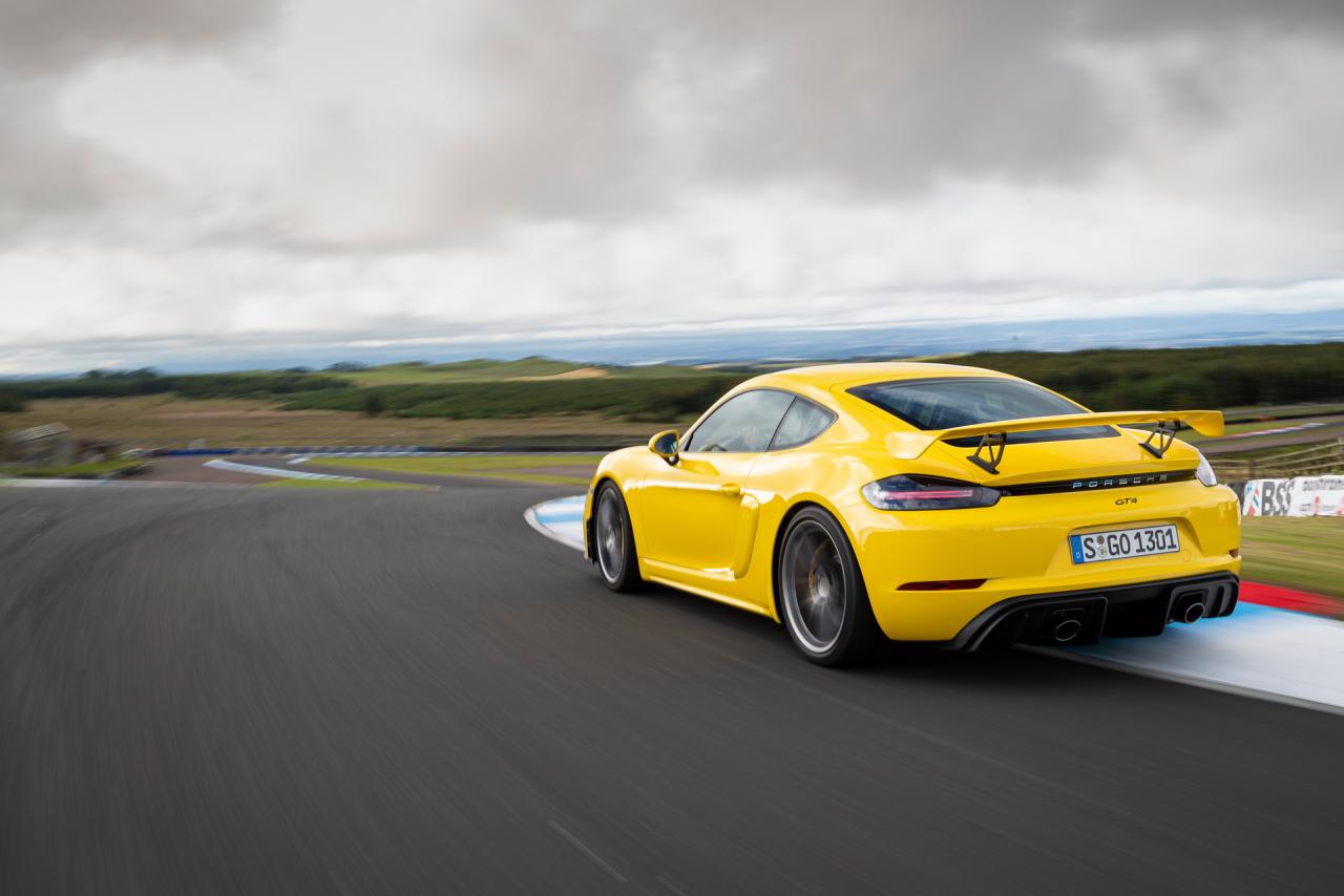 ec25bbae-porsche-718-cayman-gt4-60.thumb.jpg.4e97b3b944c9768b584c2413e49ec577.jpg