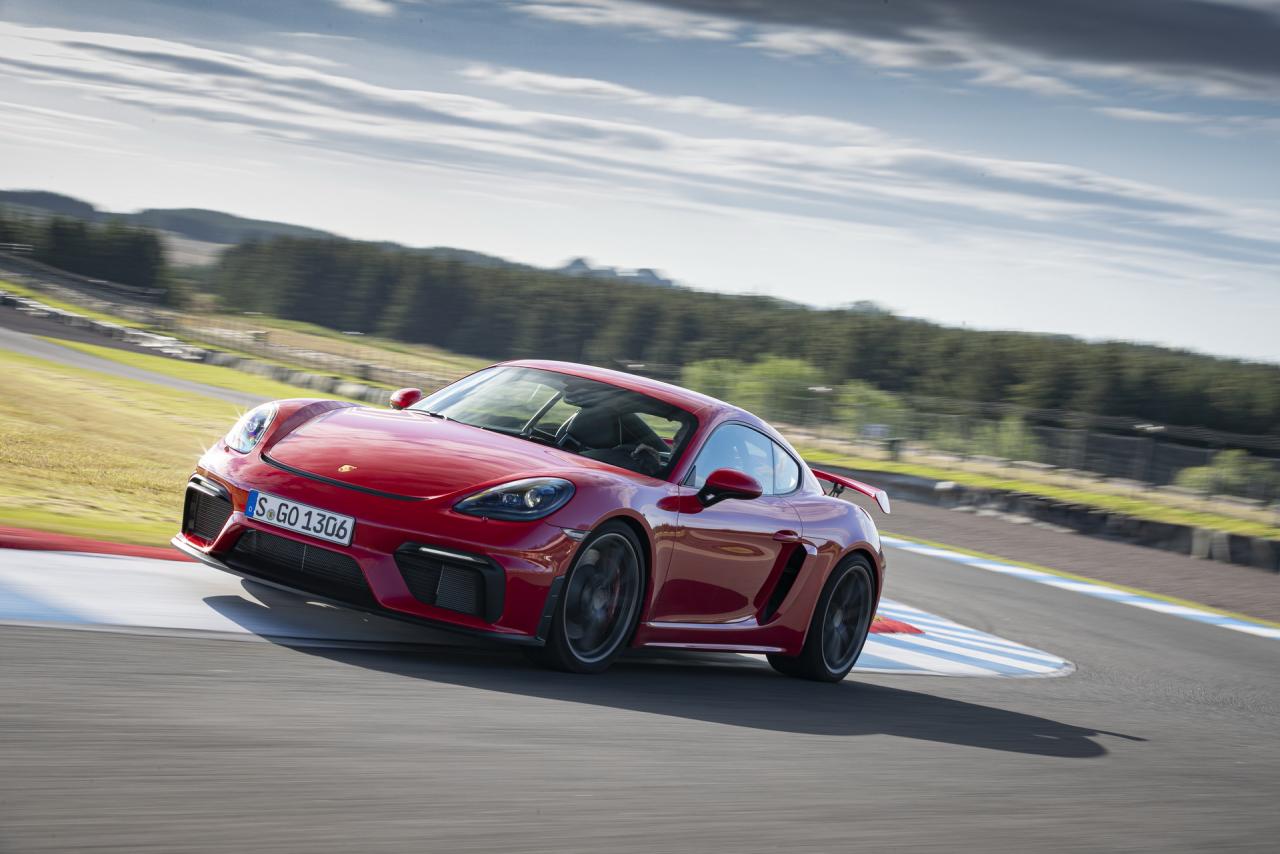f0d04a6a-porsche-718-cayman-gt4-13.thumb.jpg.5d9112a22acc1f80088e7944d42c1def.jpg