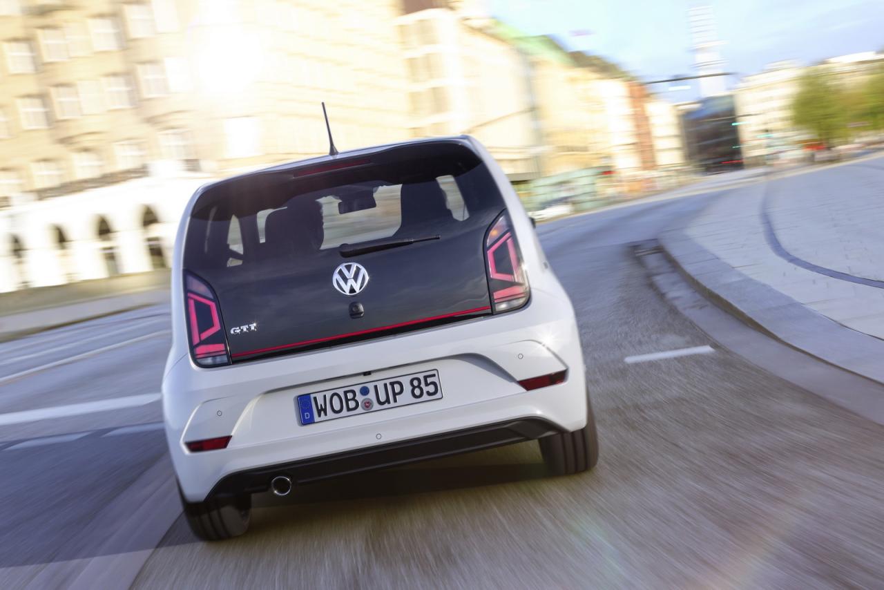 fc3e6e44-2018-vw-up-gti-9.thumb.jpg.372f16cb6ab791a9be99640bdc283f1d.jpg