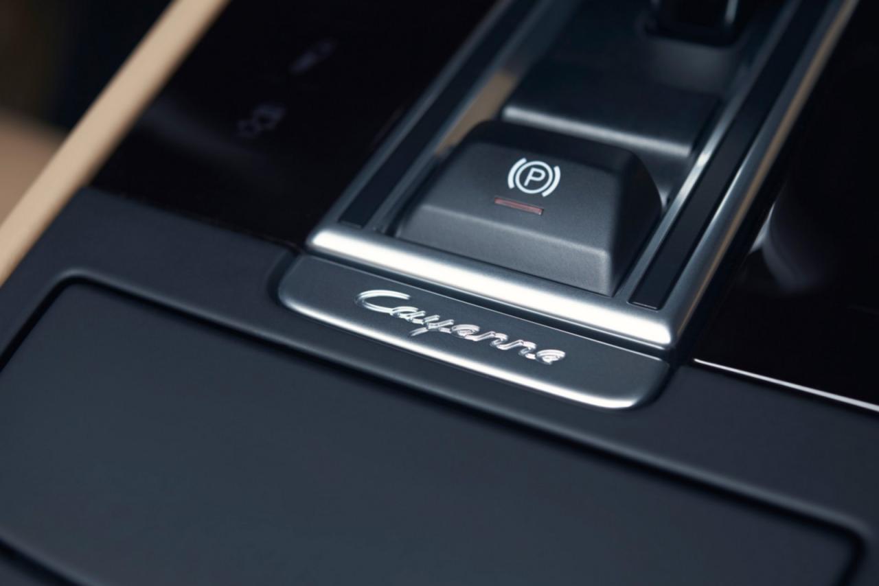fceaafc4-porsche-cayenne-18.thumb.jpg.4af3b7372d030087983ecfbb8e0ebd17.jpg