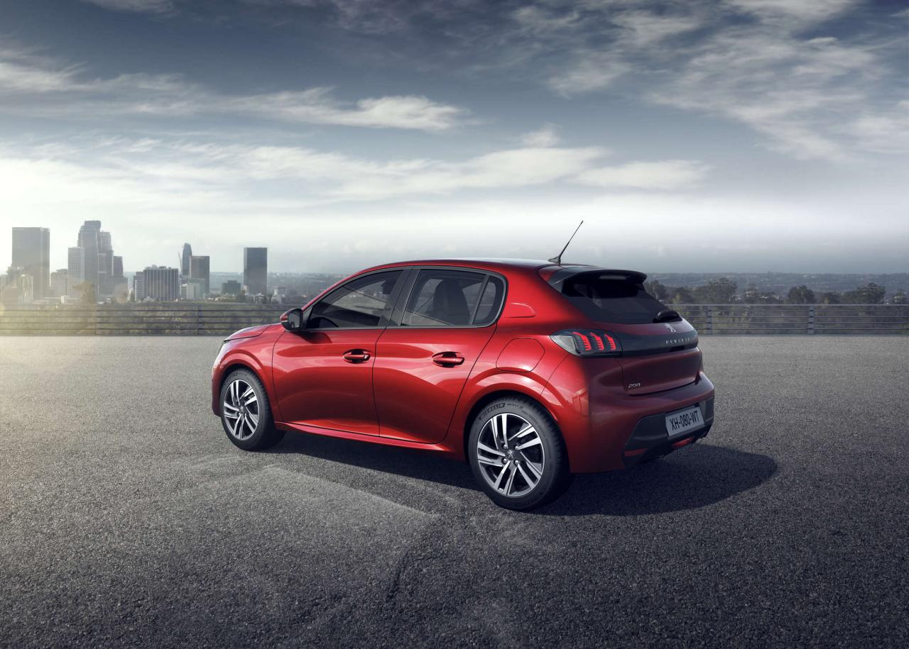 peugeot208sipresentaoggirinnovatainunimportanteelementodelpostoguida2-61e690d9b134e.thumb.jpeg.c3a8b3a2e2b0e11e2d0318976b94375e.jpeg