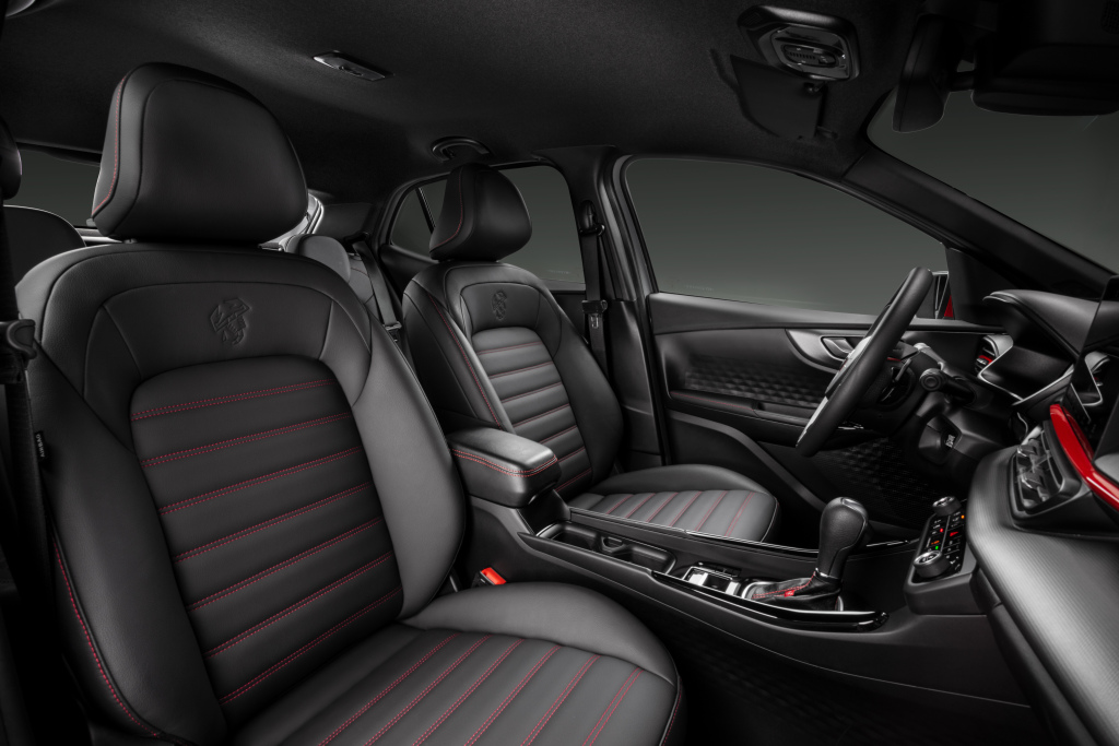 pulse_abarth_27.jpg.25f88bde7f3343b020f79e7120ebeea0.jpg