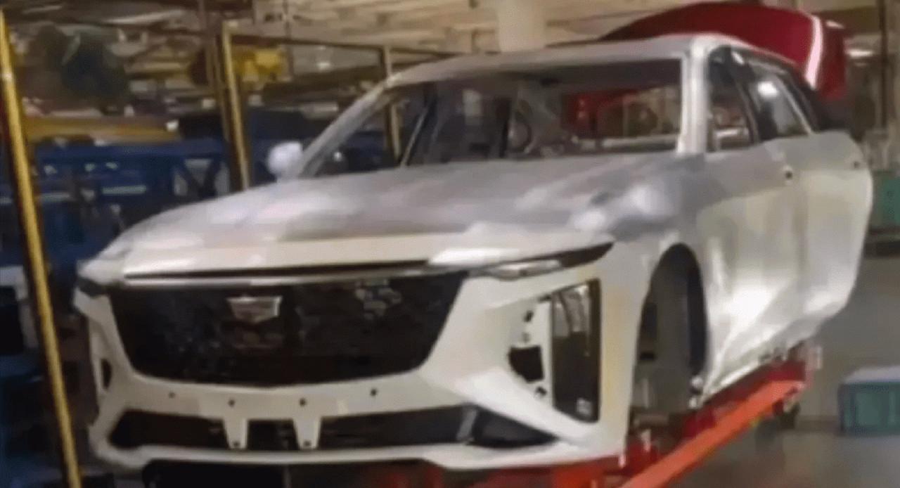 2024-Cadillac-CT6-leak-1.jpg