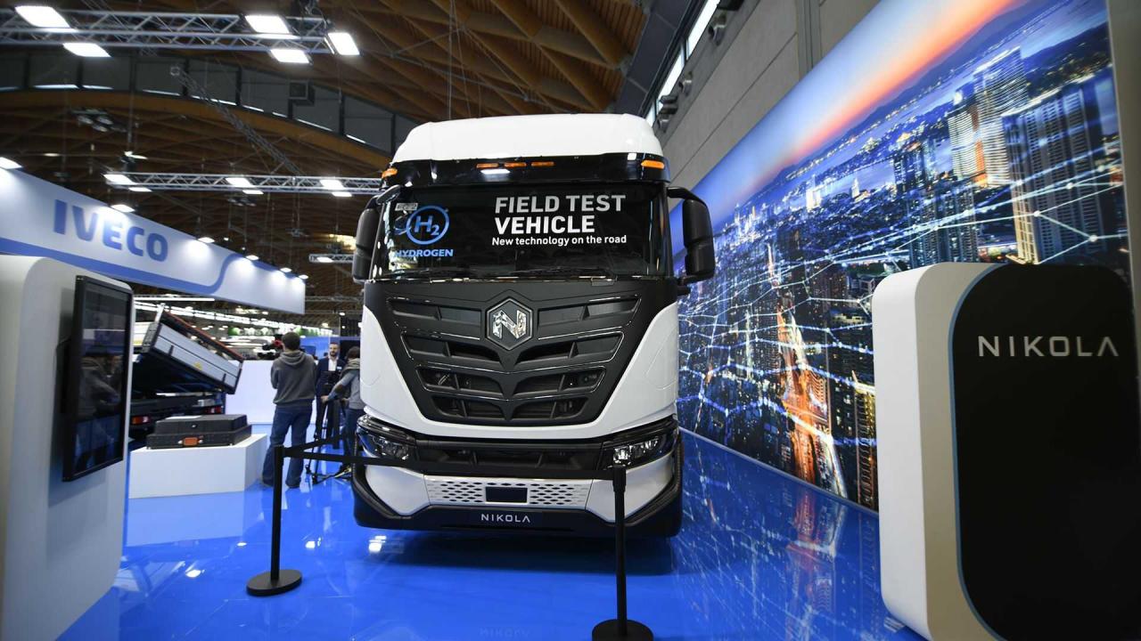 417972008_iveco-a-ecomondo-2022-con-edaily-e-nikola-tre(1).thumb.jpg.f3f521871d14b7d56b59b9a8e5348bdc.jpg