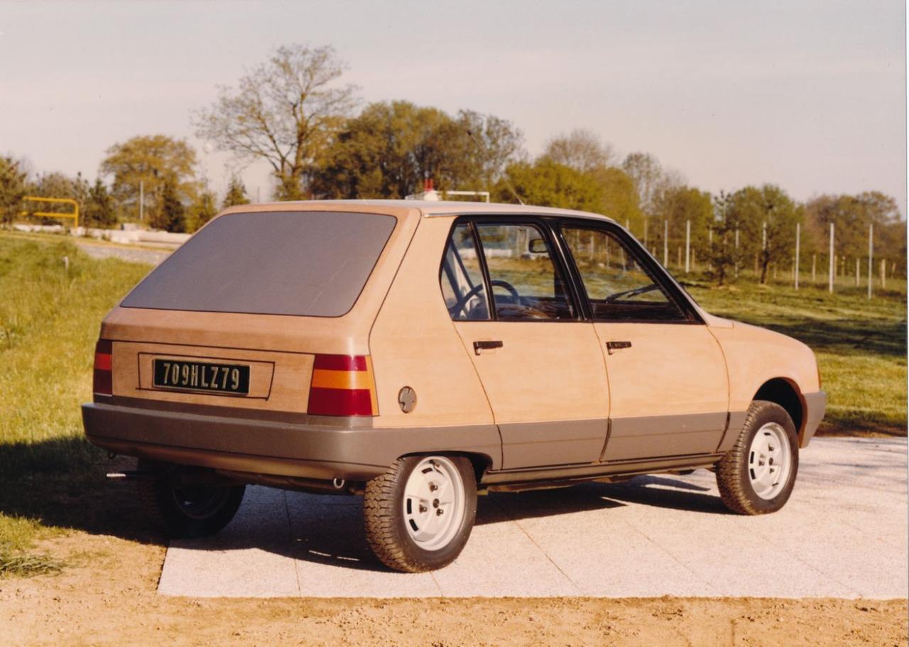 Citroen_Visa_restyling_1979_Heuliez_709_retro-dx.thumb.jpg.12fa166ebdf75fde461c87a29636020e.jpg