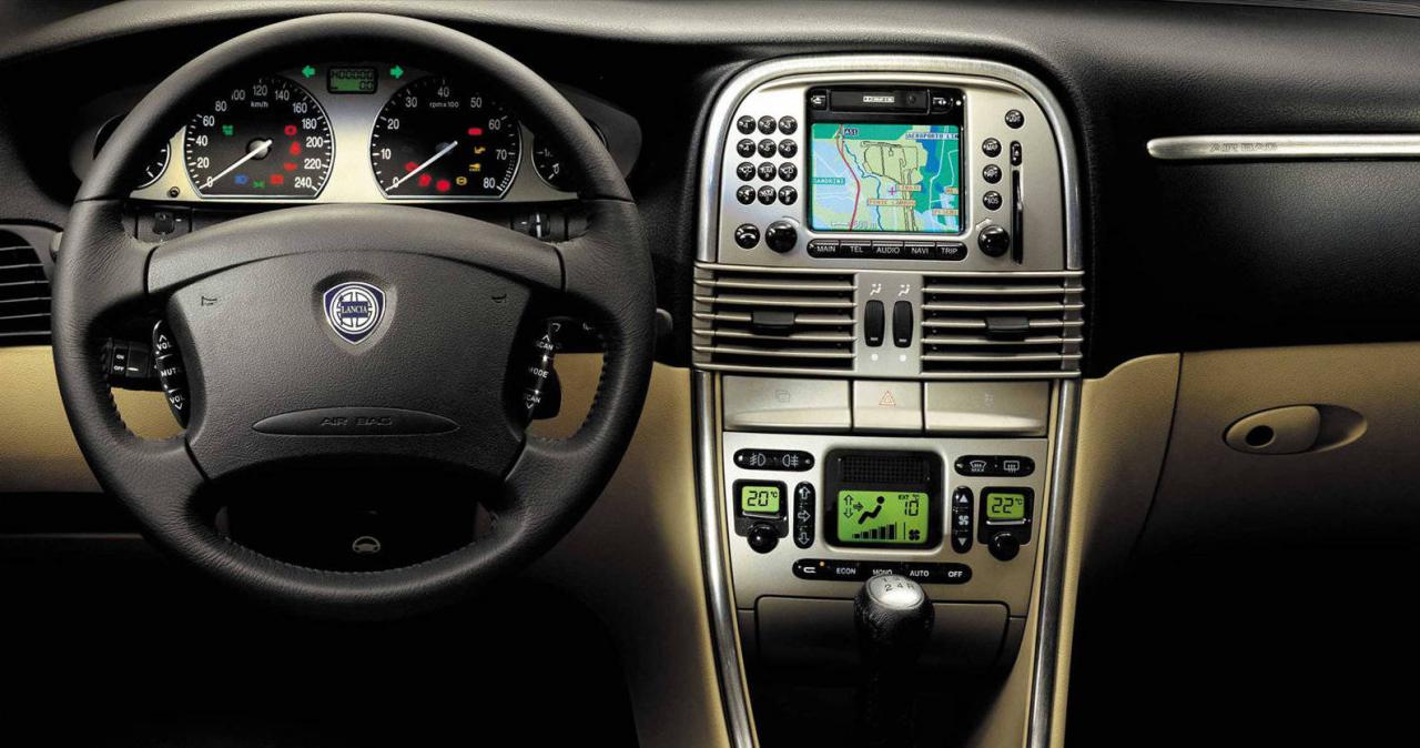 Lancia-Lybra_Executive-2002-1600-05.thumb.jpg.53b7e702074883f3a355613882668613.jpg