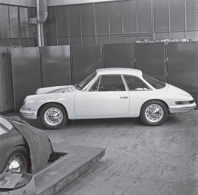 Porsche_911_754-T7_1961_prototipo_lato.jpg.84a038b0c6f1219a2c024651d22ee2ed.jpg