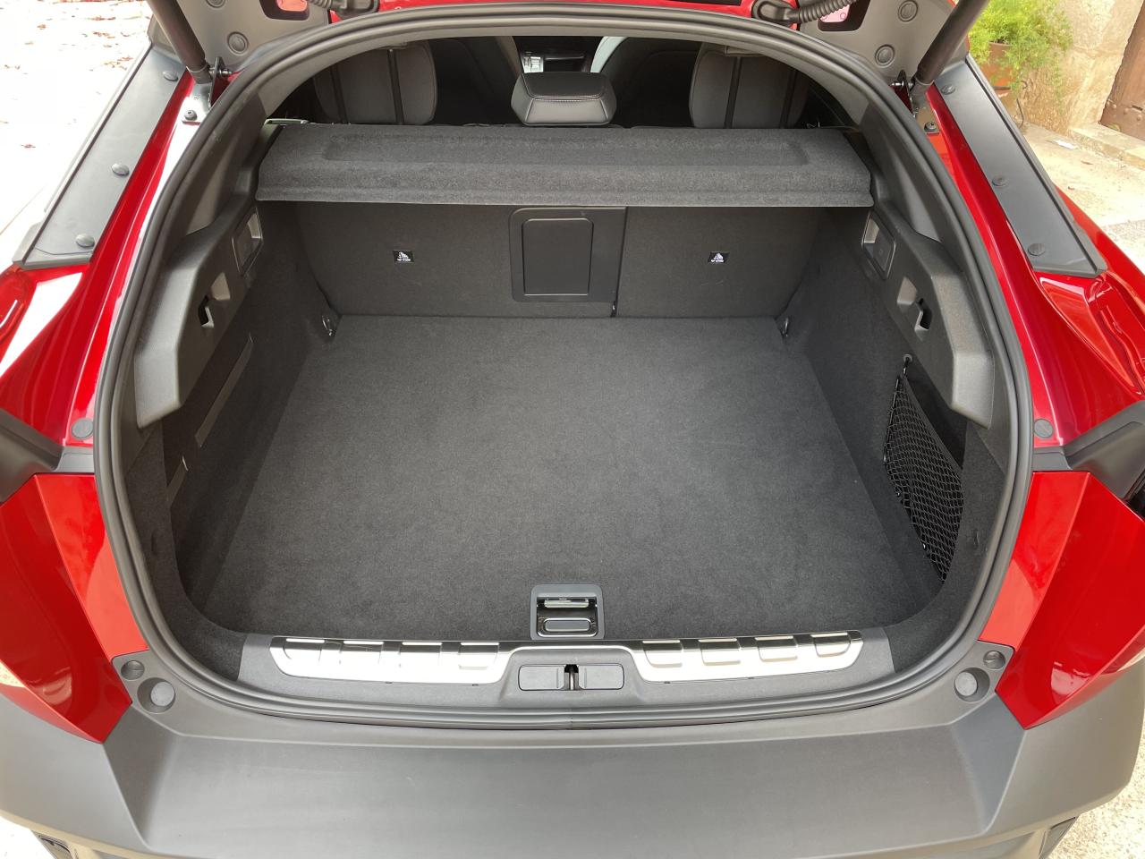 S0-essai-video-peugeot-408-2022-profil-premium-735364.thumb.jpg.87c7c00fea332c97f9c9335c53ecc464.jpg