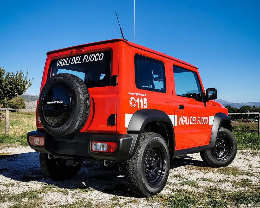 Suzuki-Jimny-Pro-Vigili-del-Fuoco-Totani-verniciatura-carrozzeria.jpg.a2c97bf15f8e7864673e101fd0e028f2.jpg