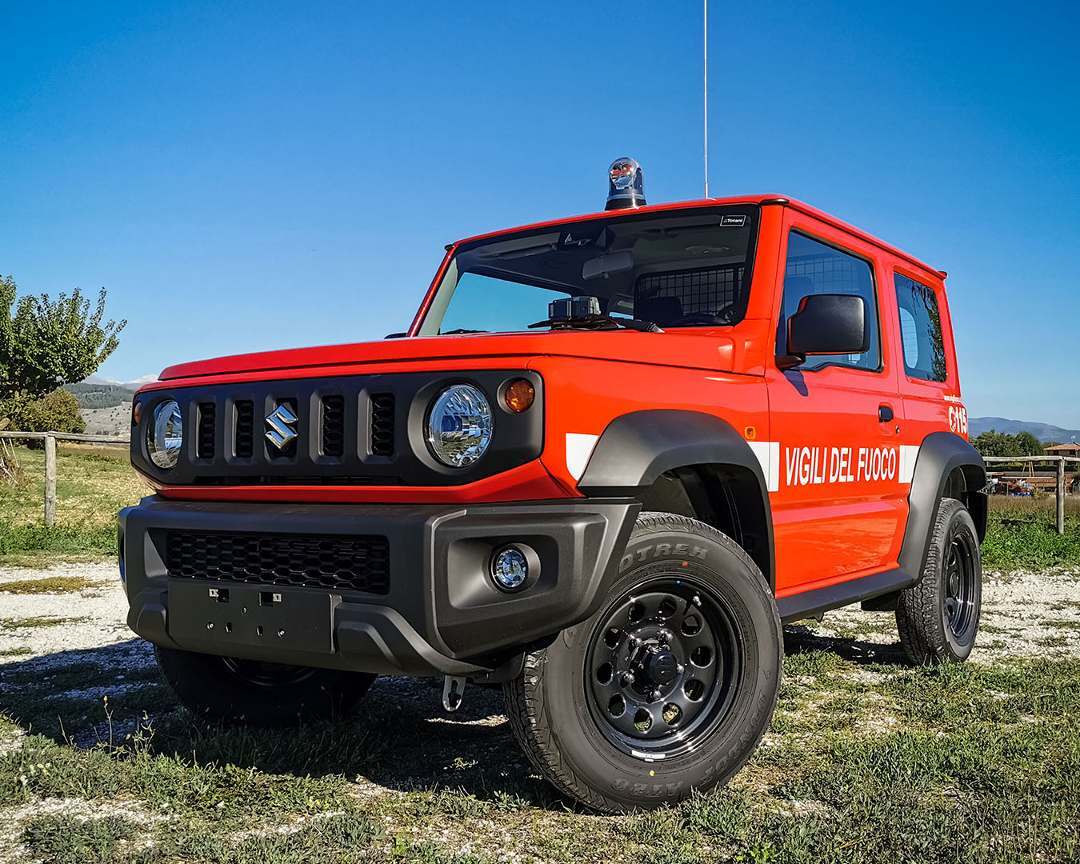 Suzuki-Jimny-Pro-Vigili-del-Fuoco-Totani-verniciatura.jpg.ef6e03411456a403954478f2c3cfd80b.jpg