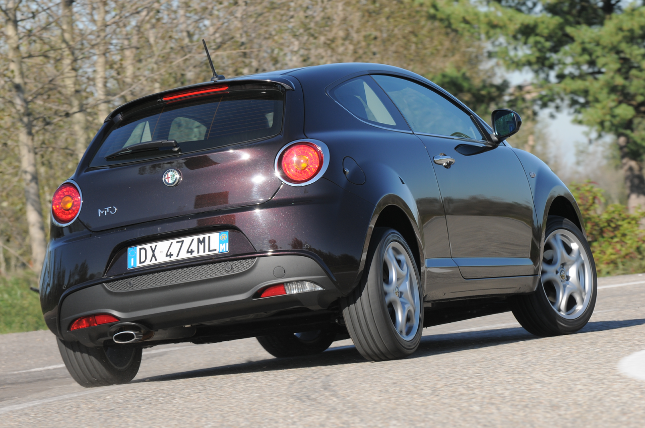 alfa_romeo_mito_14_multiair_51.thumb.png.cd2339fa74dd683c670851e752bbbf81.png