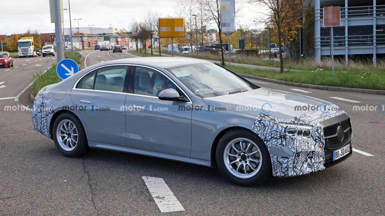 next-gen-mercedes-benz-e-class-sedan-side-view-spy-photo.thumb.jpg.0a61aad76ffc49f64067a77483501762.jpg