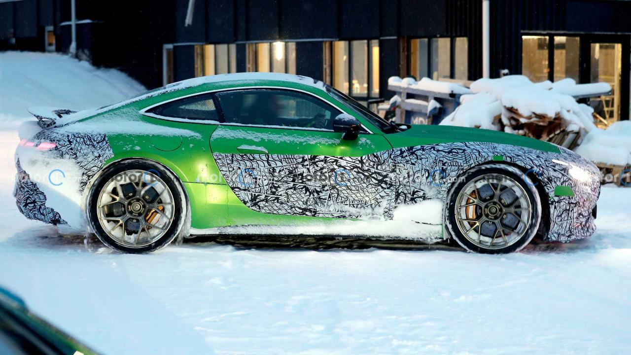 1467715302_2023-mercedes-amg-gt-coupe-less-camo-spy-photo(2).thumb.jpg.3e82288bf05c0d9e26073b3f7248959d.jpg
