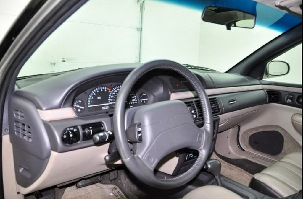 https___www.carscoops.com_wp-content_uploads_2022_12_1993-Chrysler-300-Prototype-Concept-Car-21-1024x674.jpg