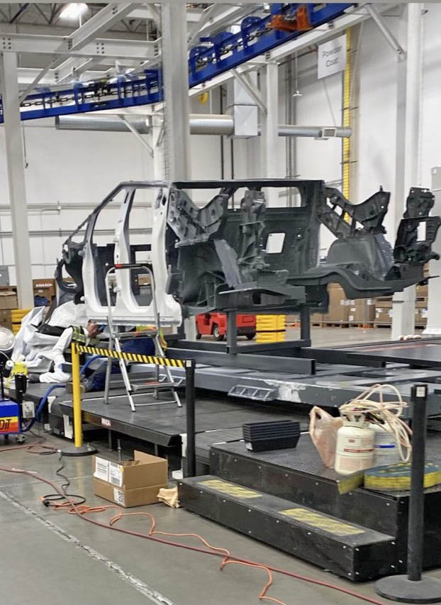 tesla-cybertruck-body-shell-frame-reveal-giga-factory-texas.jpg.49d732912e48411f0fbae50d5cb00f4d.jpg