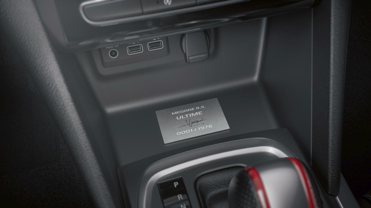 2023_-_Renault_Megane_RS_Ultime_3.thumb.jpg.b8c69fbc8c237de61437636114410120.jpg