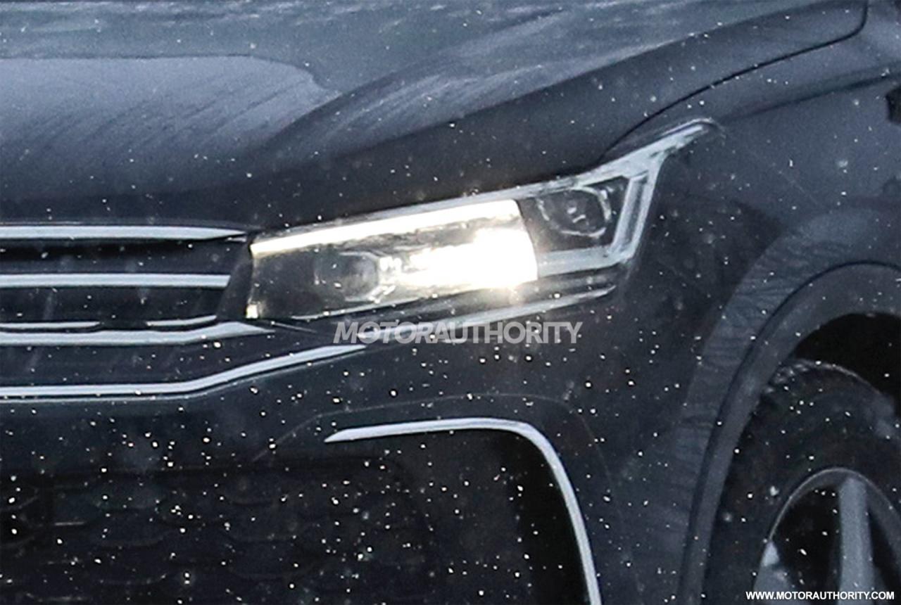 2025-volkswagen-tiguan-spy-shots--photo-credits-baldauf-sb-medien_100868035_h.jpg
