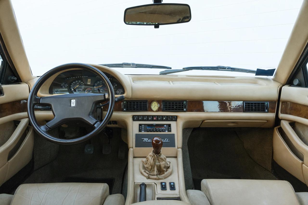 Maserati-Biturbo-Si-Interior.thumb.jpg.c19f4661a3d77d2ba9a4af080064f8c7.jpg