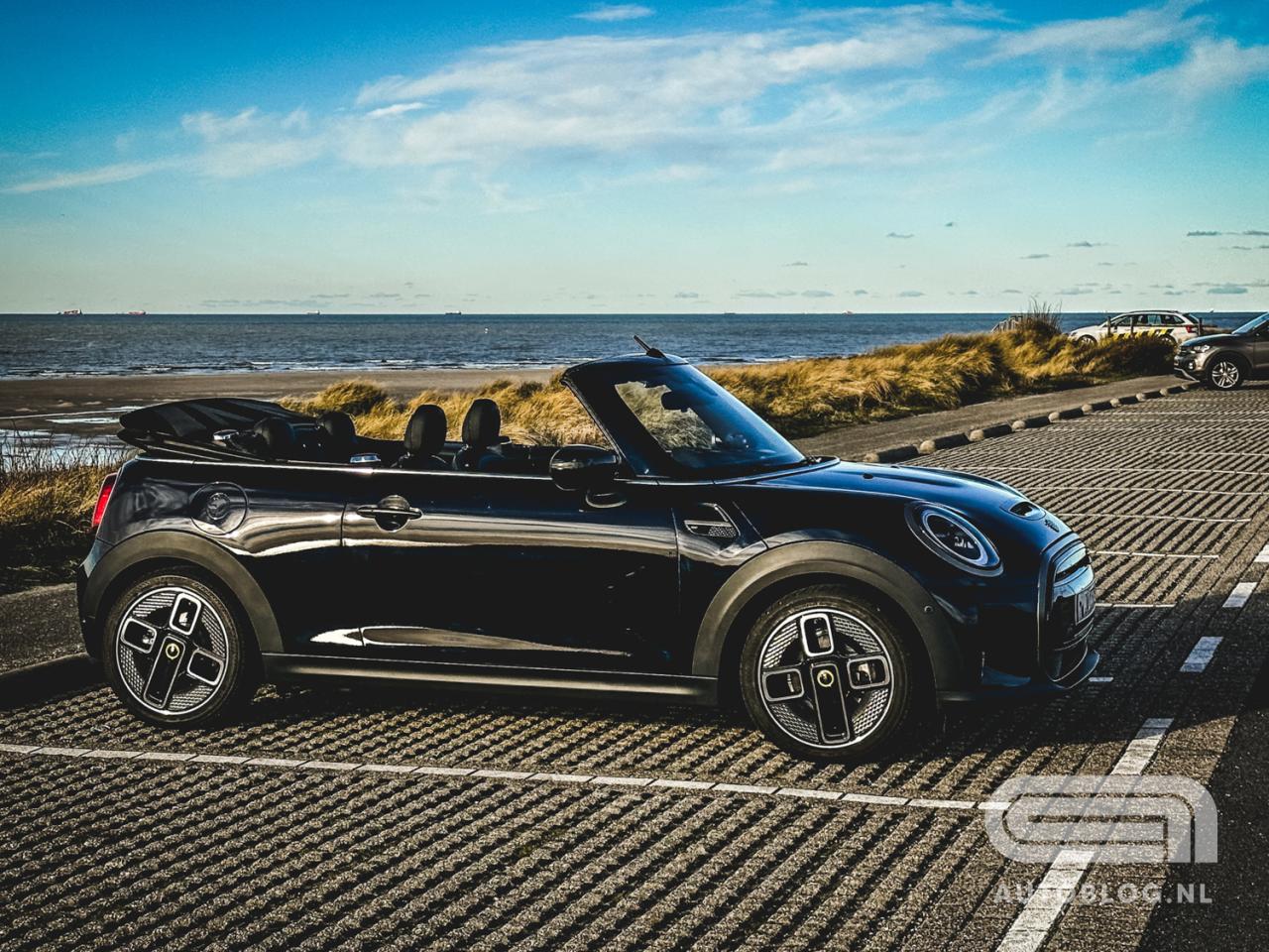 Mini-Cooper-Electric-Cabrio-scoop-6.thumb.jpg.88f3f560272718c55268d29f595ab8a4.jpg