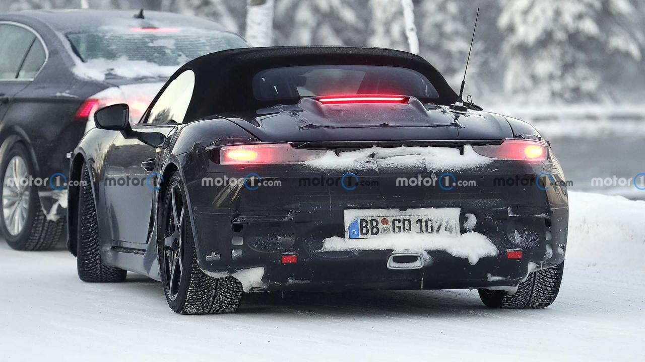 2025-porsche-718-boxster-ev-spy-photo-near-the-arctic-circle(5).thumb.jpg.04463c05cba735c8cd3a8804863c45e4.jpg